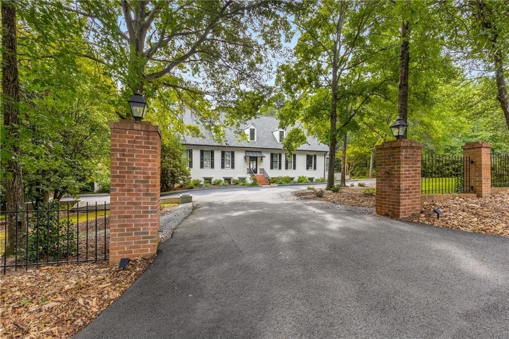 9 bedroom, 7 bathroom single family residence sold at 4197 Sentinel Post Road, Atlanta, GA 30327