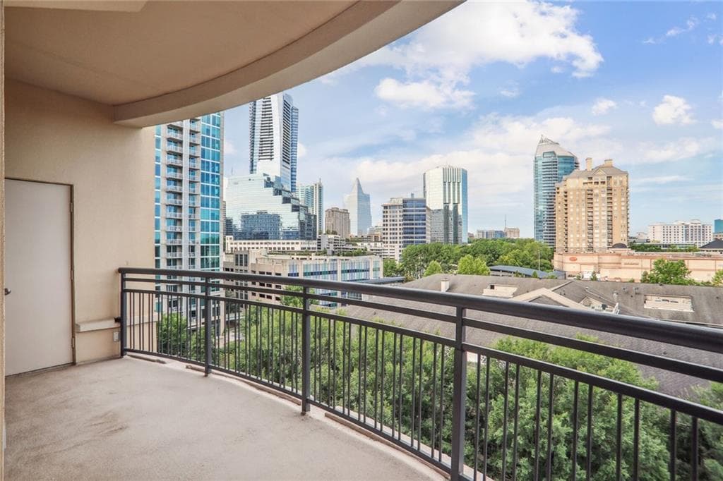 2 bedroom, 2 bathroom, 1,776 sq ft condominium sold at 3445 Stratford Road 801, Atlanta, GA 30326