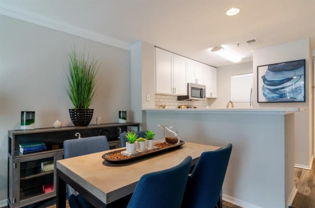 1 bedroom, 1 bathroom, 824 sq ft apartment for rent at 4580 Barclay Drive 433A, Dunwoody, GA 30338 for $1,405 a month — photo 2