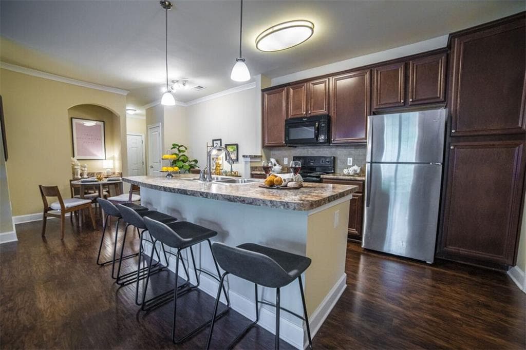 1 bedroom, 1 bathroom, 806 sq ft apartment for rent at 1836 Roswell Street 3405, Smyrna, GA 30080 for $1,705 a month — photo 1 of 29