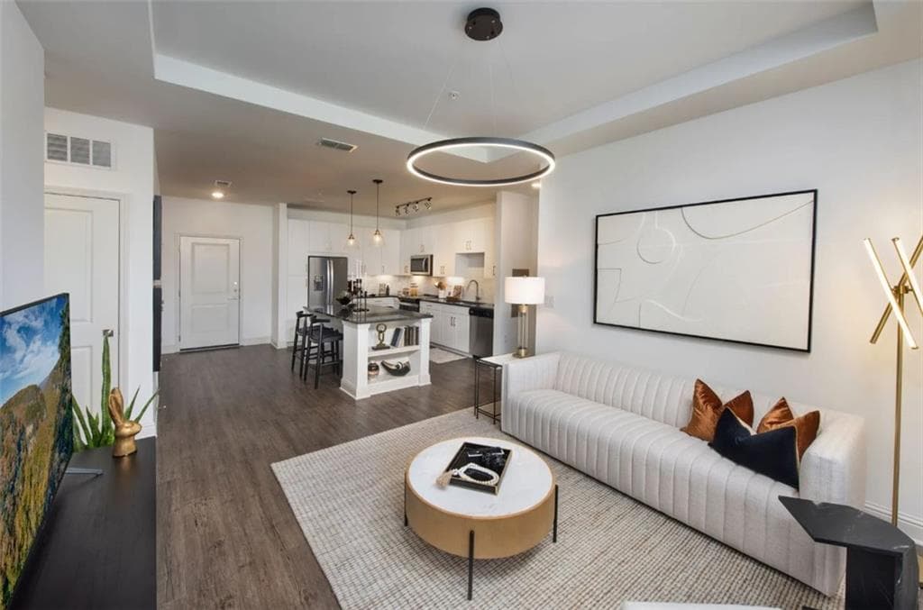 3 bedroom, 2 bathroom, 1,261 sq ft apartment for rent at 2180 Shadowood Parkway 201, Atlanta, GA 30339 for $3,011 a month — photo 5