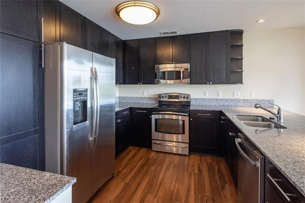 2 bedroom, 2 bathroom, 1,355 sq ft apartment for rent at 3242 Peachtree Road 0301, Atlanta, GA 30305 for $3,372 a month — photo 6