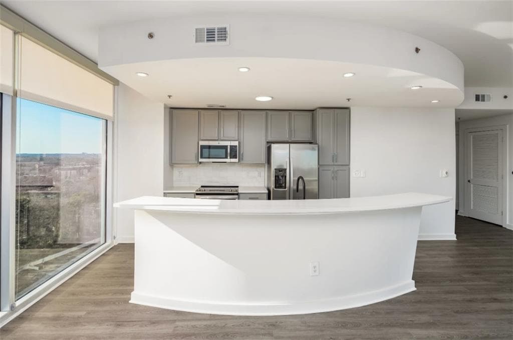 2 bedroom, 2 bathroom, 1,355 sq ft apartment for rent at 3242 Peachtree Road 0301, Atlanta, GA 30305 for $3,372 a month — photo 9