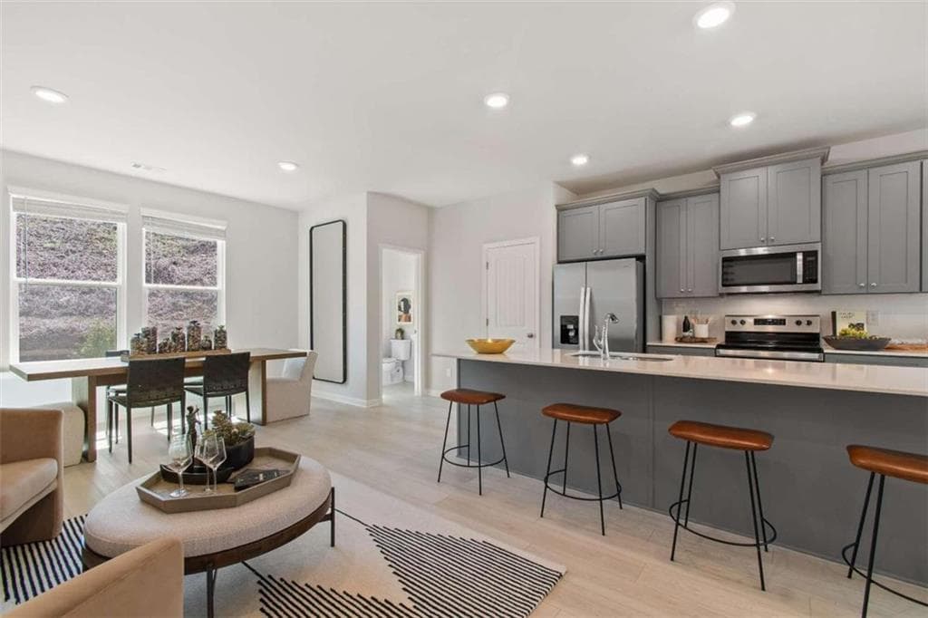 3 bedroom, 4 bathroom townhouse under contract at 77 Werner Brook Way, Atlanta, GA 30354 — photo 8