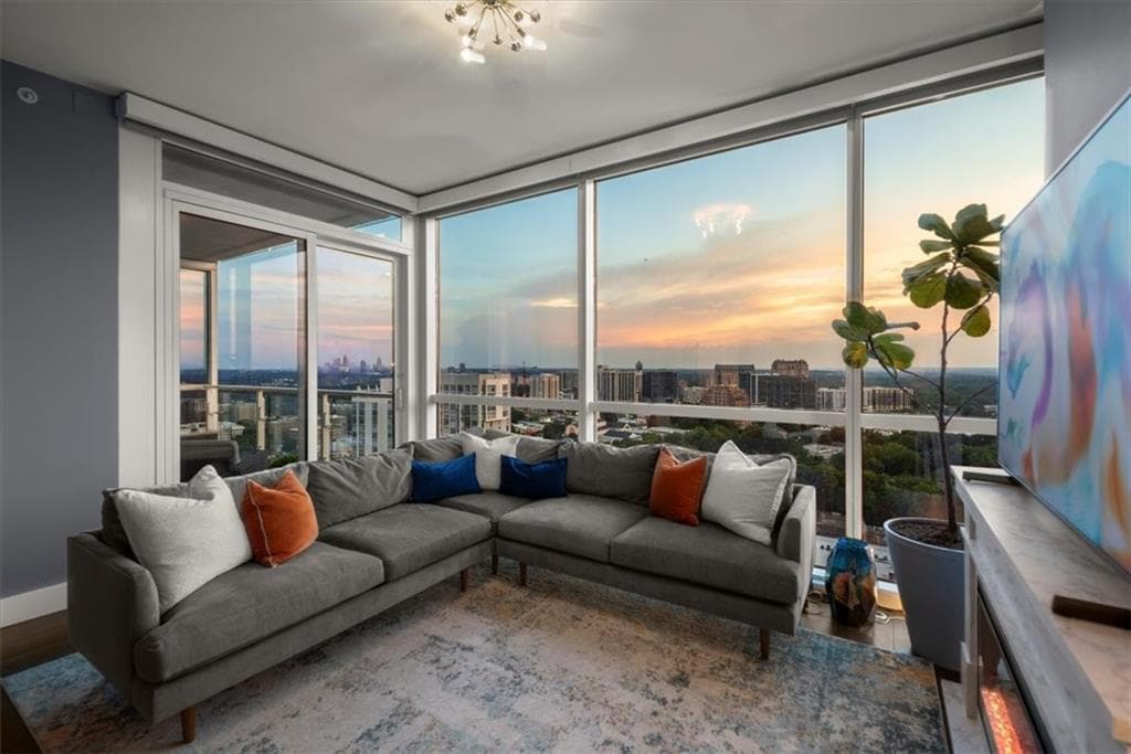 2 bedroom, 1 bathroom, 1,120 sq ft condominium sold at 3325 Piedmont Road 2503, Atlanta, GA 30305
