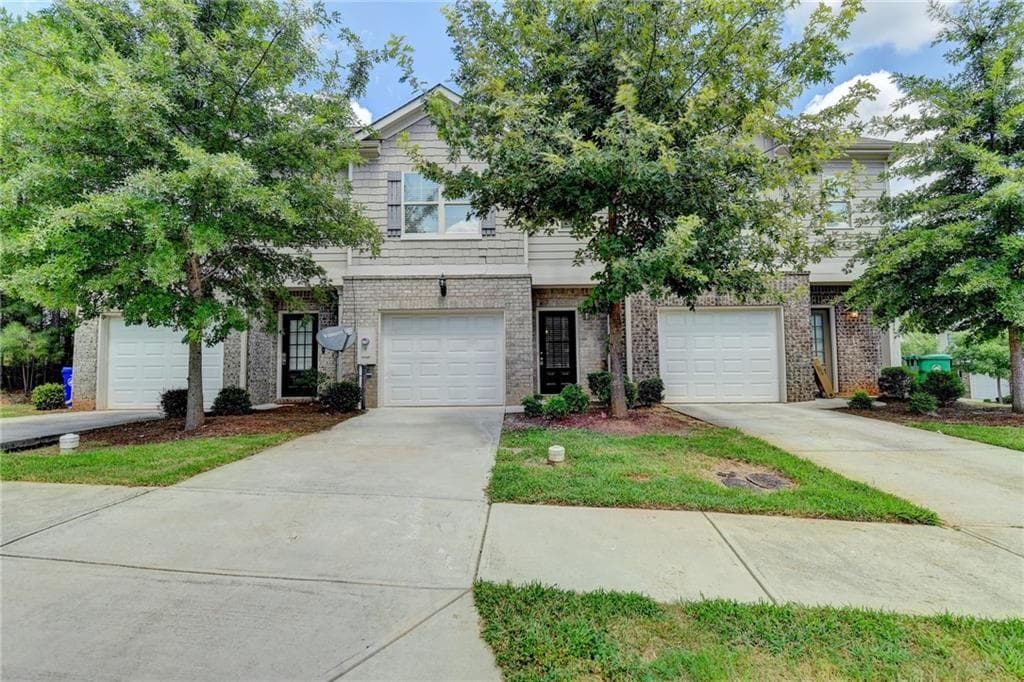3 bedroom, 3 bathroom townhouse sold at 3312 Pennington Drive, Lithonia, GA 30038