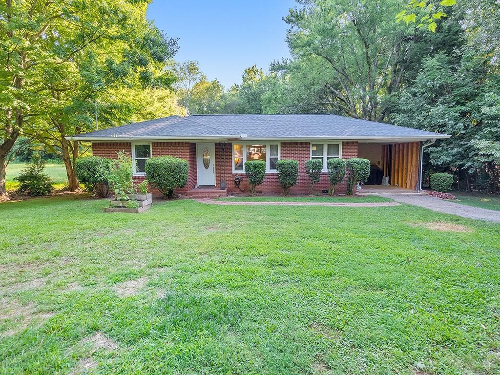 1520 Dickson Drive, Marietta, GA 30066 — most recent listing photo