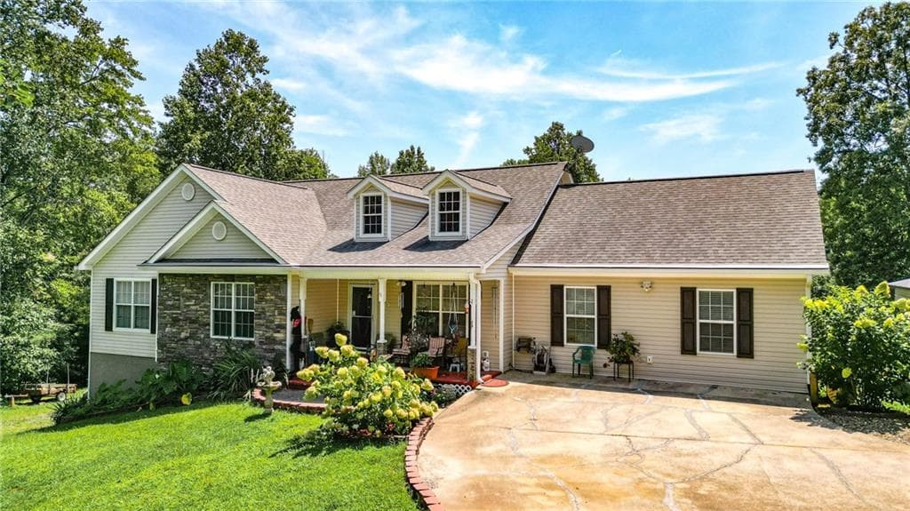 5 bedroom, 4 bathroom, 3,571 sq ft single family residence sold at 89 Hyde Park Road, Talking Rock, GA 30175