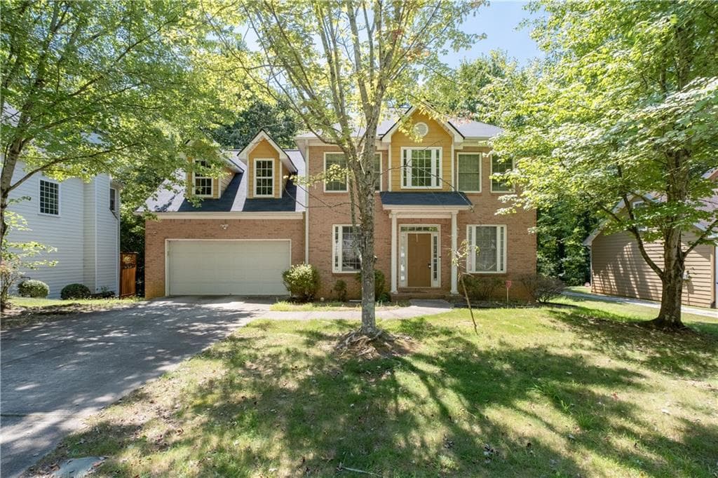 3 bedroom, 3 bathroom, 2,096 sq ft single family residence sold at 2780 Emerald Court, Atlanta, GA 30311