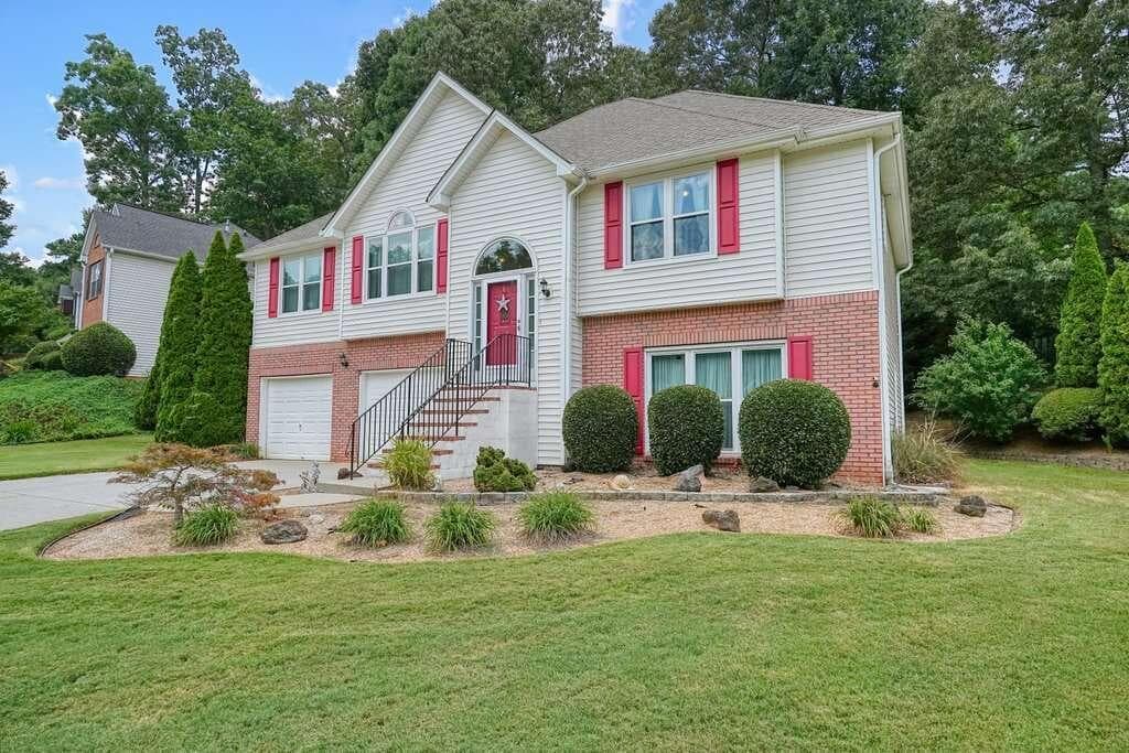 4 bedroom, 3 bathroom single family residence sold at 1215 Wandering Vine Court, Mableton, GA 30126