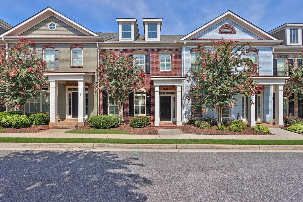 6885 Jamestown Drive, Alpharetta, GA 30005 — most recent listing photo
