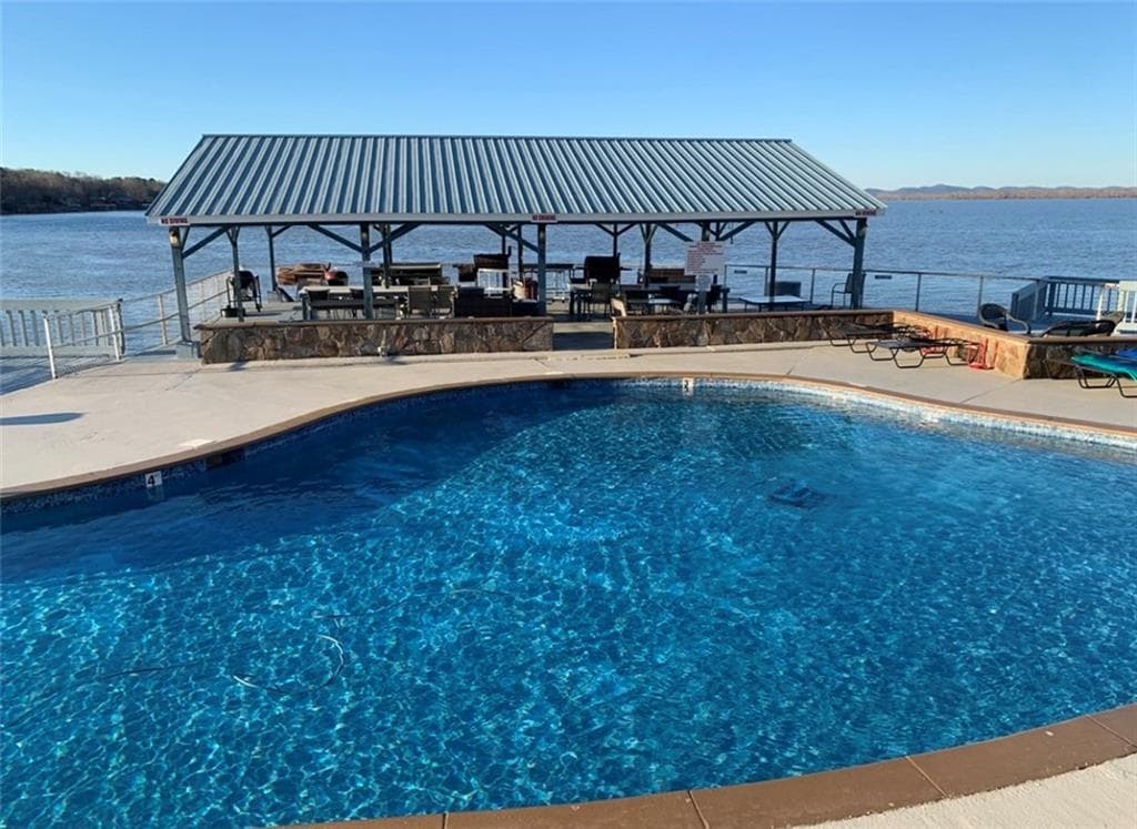 1 bedroom, 1 bathroom, 491 sq ft condominium sold at 600 County Road 531 304, Centre, AL 35960