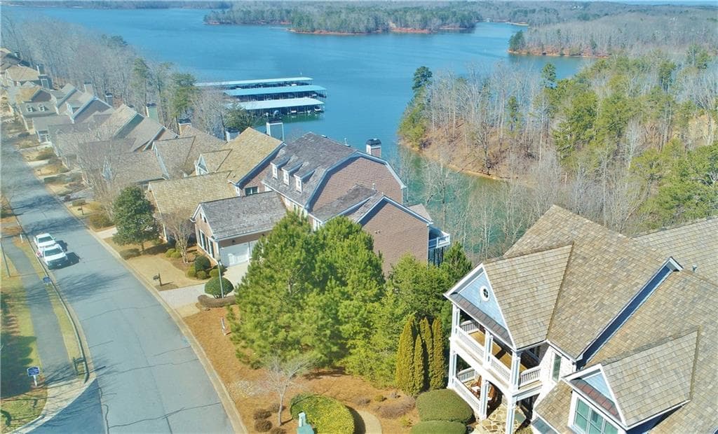 single family residence sold at 3342 Harbour Point Parkway, Gainesville, GA 30506