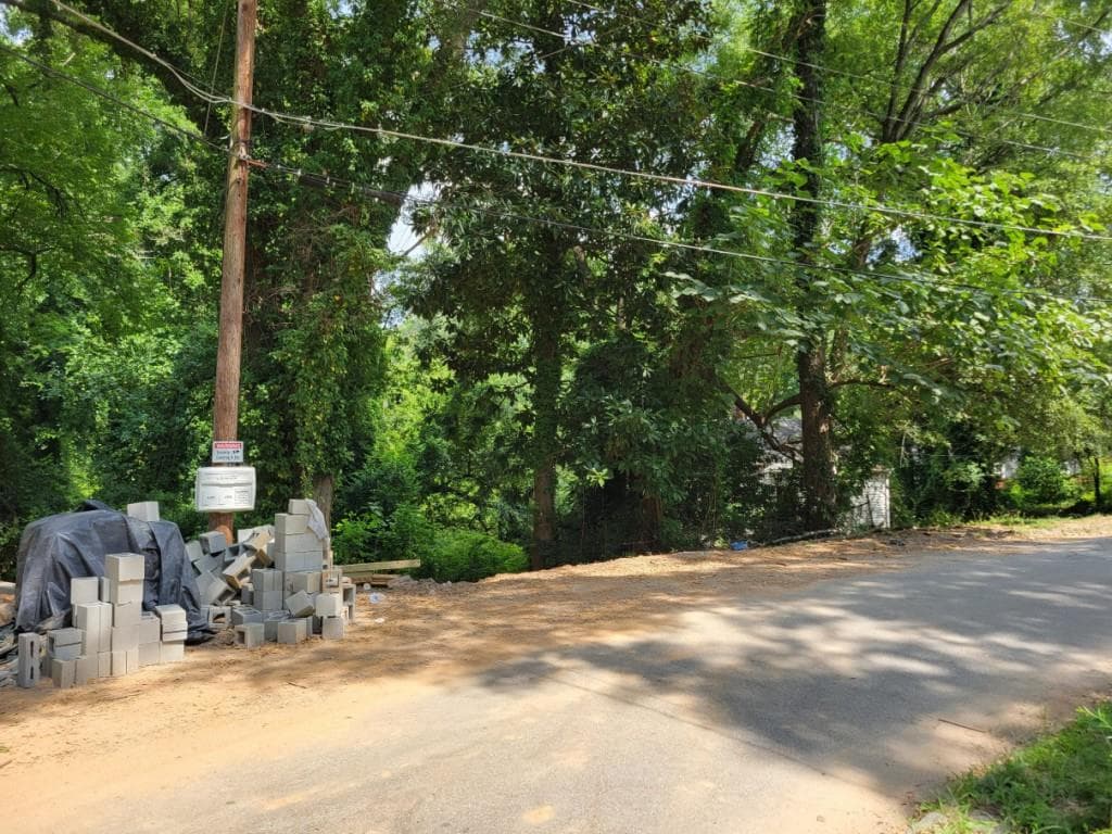 single family residence for sale at 2001 Arlington, Atlanta, GA 30318 — photo 3
