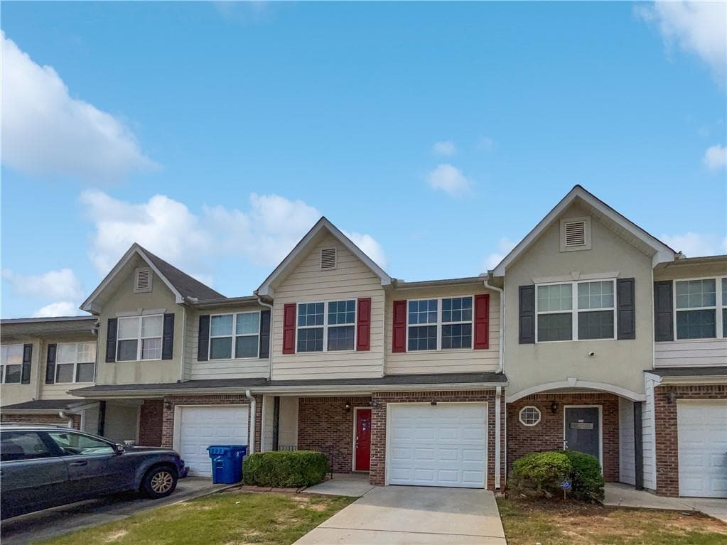 3 bedroom, 3 bathroom, 1,568 sq ft townhouse sold at 725 Georgetown Court, Jonesboro, GA 30236