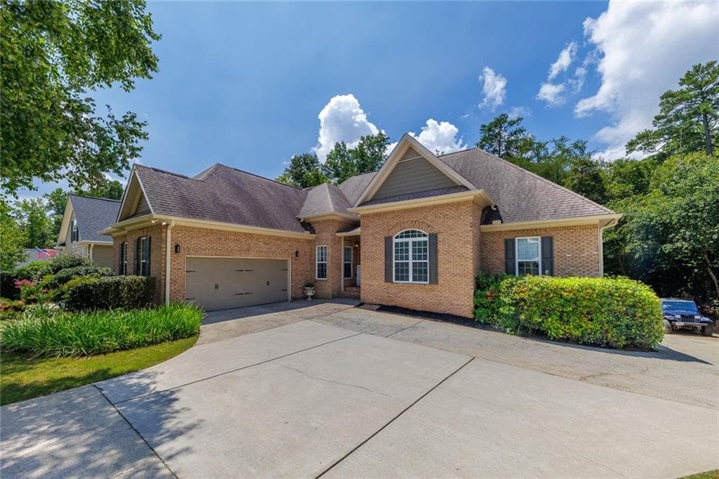 5 bedroom, 5 bathroom single family residence sold at 186 Thorn Creek Way, Dallas, GA 30157