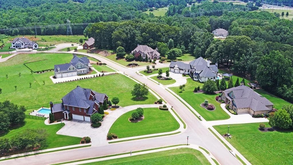 single family residence for sale at 5427 Planting Field Lane, Flowery Branch, GA 30542 — photo 4