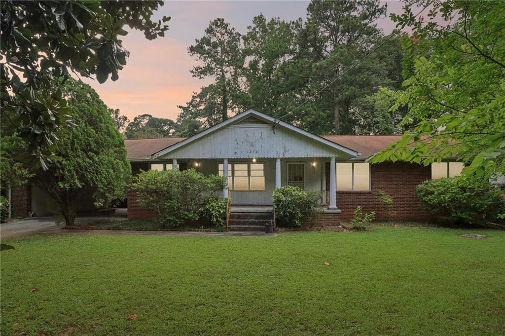 3 bedroom, 2 bathroom, 1,620 sq ft single family residence sold at 1272 Breezy Lane, Atlanta, GA 30329
