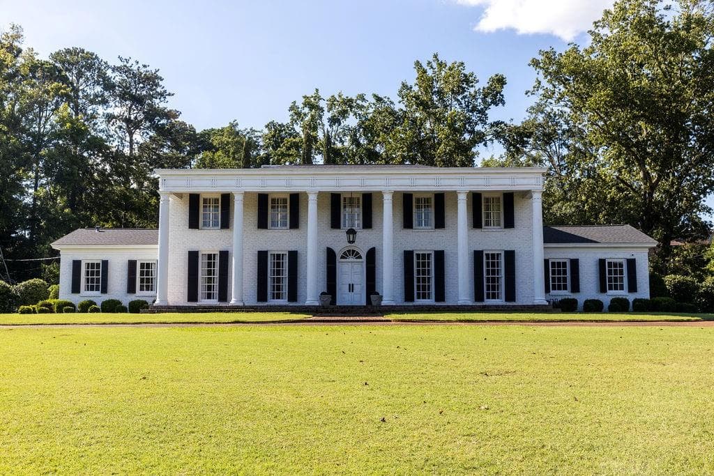 4 bedroom, 4 bathroom, 4,456 sq ft single family residence sold at 417 Alpine View, Gadsden, AL 35901
