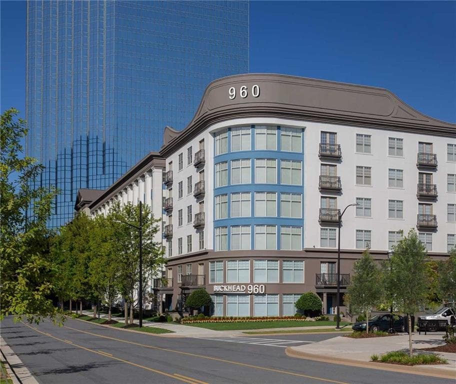 2 bedroom, 2 bathroom, 1,180 sq ft apartment for rent at 960 E Paces Ferry Road 0247, Atlanta, GA 30326 for $1,954 a month — photo 10