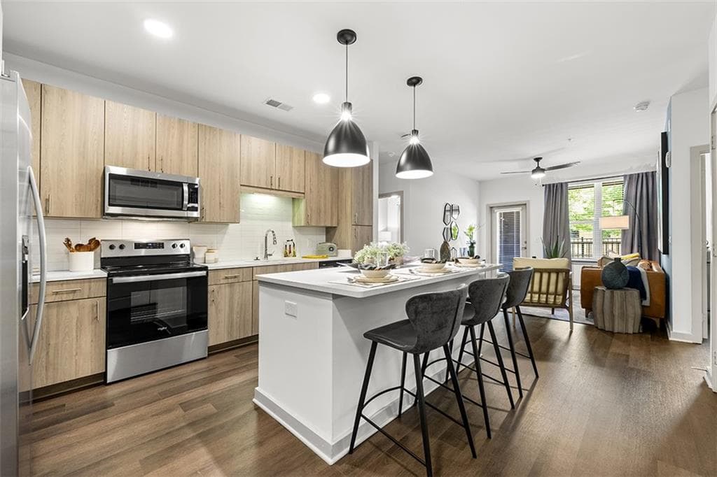 1 bedroom, 1 bathroom, 741 sq ft apartment for rent at 2100 Saint Thomas Drive 3000-3215, Gainesville, GA 30501 for $1,425 a month — photo 1 of 18