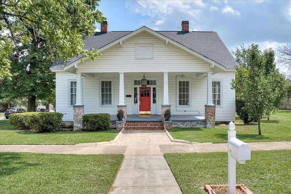 4 bedroom, 4 bathroom single family residence sold at 304 W 7th Street, Waynesboro, GA 30830