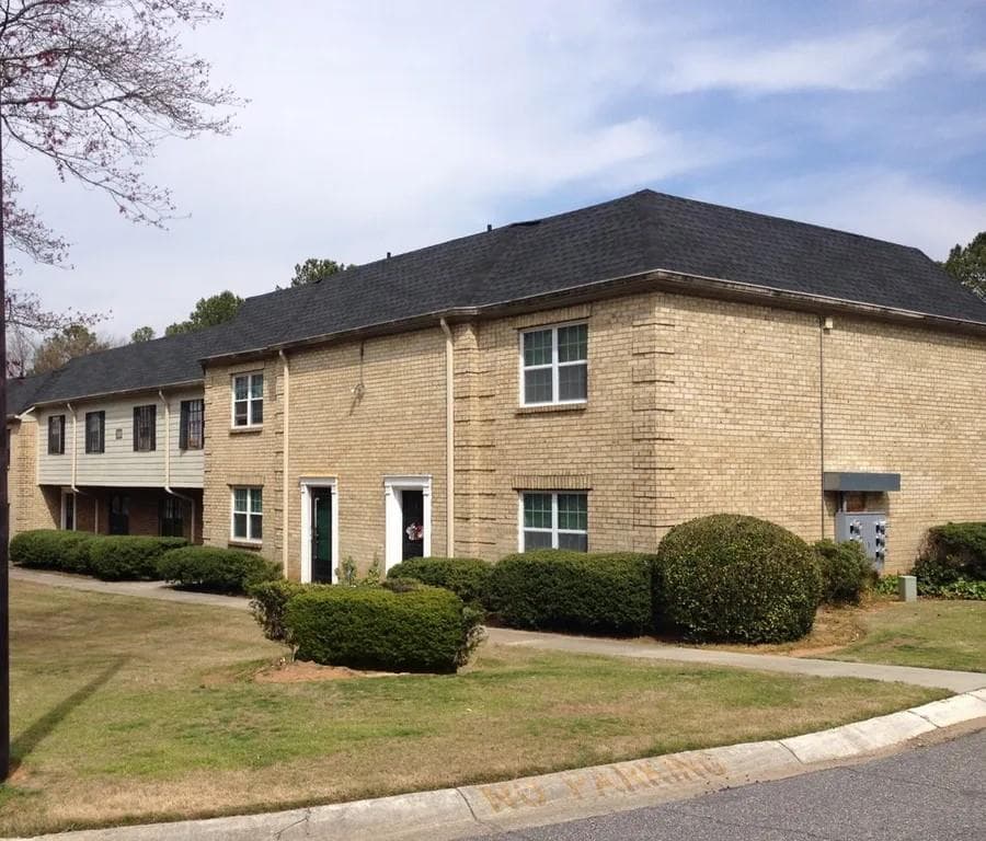 3 bedroom, 3 bathroom townhouse sold at 330 Winding River Drive B, Atlanta, GA 30350