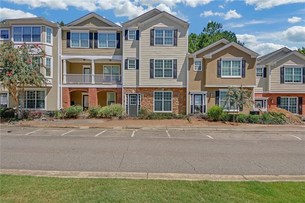 4 bedroom, 4 bathroom townhouse sold at 194 Riverstone Commons Circle, Canton, GA 30114