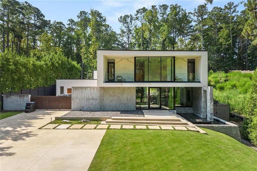 4 bedroom, 6 bathroom, 5,770 sq ft single family residence sold at 1085 Ferncliff Road, Atlanta, GA 30324