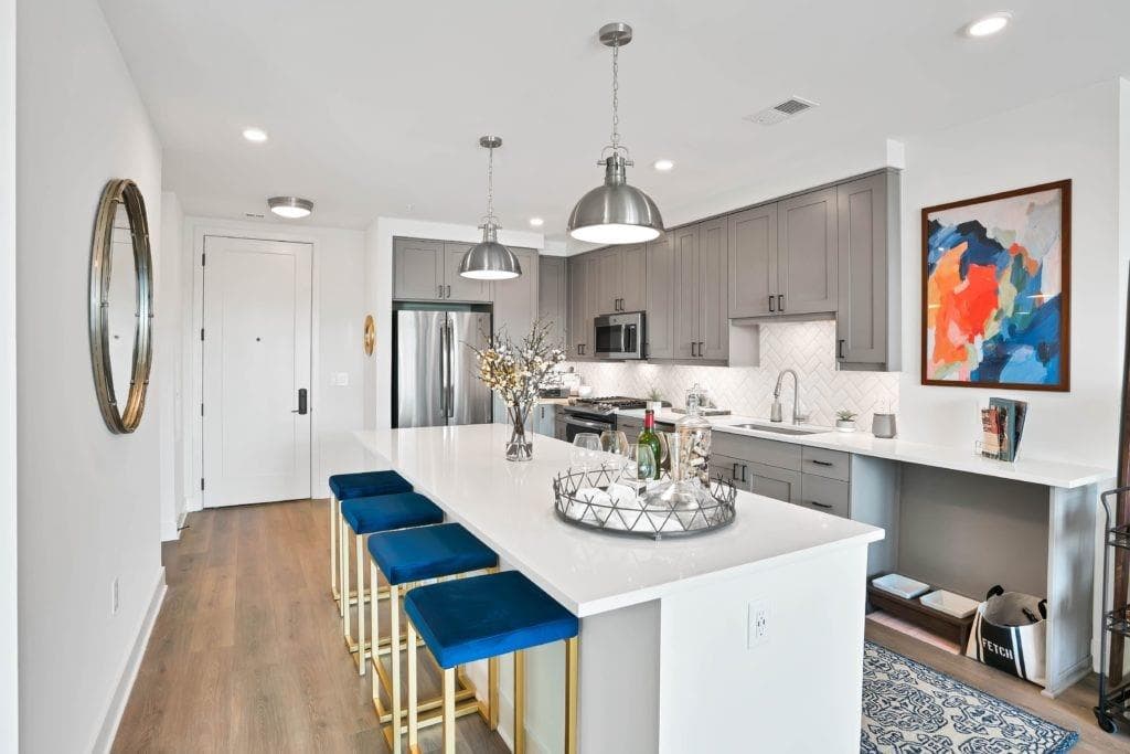 3 bedroom, 2 bathroom, 1,506 sq ft apartment for rent at 3172 Roswell Road 1702, Atlanta, GA 30305 for $4,230 a month — photo 1 of 25