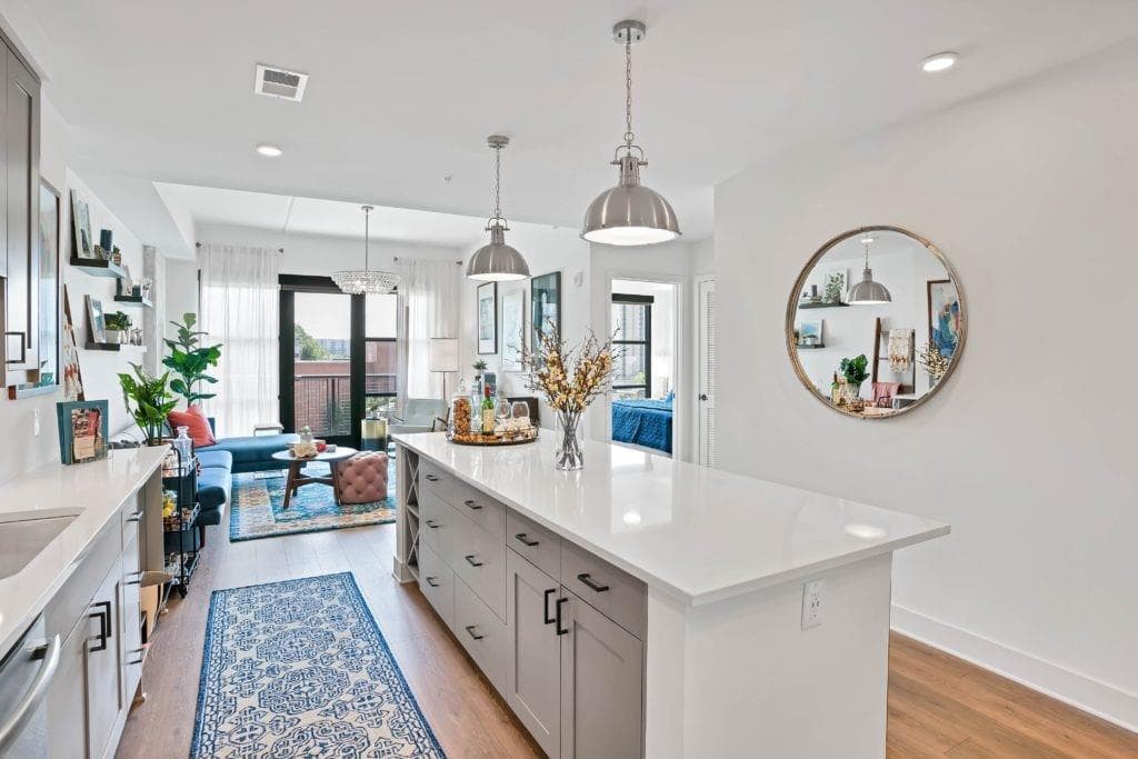 3 bedroom, 2 bathroom, 1,506 sq ft apartment for rent at 3172 Roswell Road 1702, Atlanta, GA 30305 for $4,230 a month — photo 2