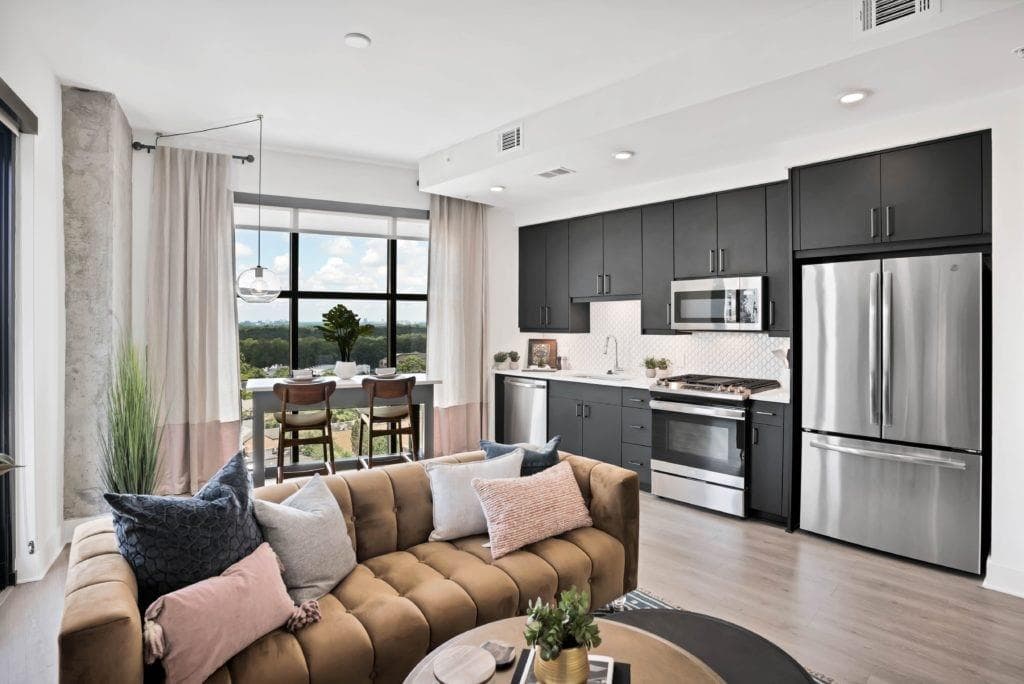3 bedroom, 2 bathroom, 1,506 sq ft apartment for rent at 3172 Roswell Road 1702, Atlanta, GA 30305 for $4,230 a month — photo 6