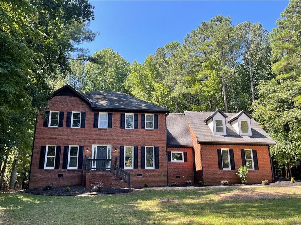 5 bedroom, 4 bathroom single family residence sold at 320 Royal Ridge Way, Fayetteville, GA 30215