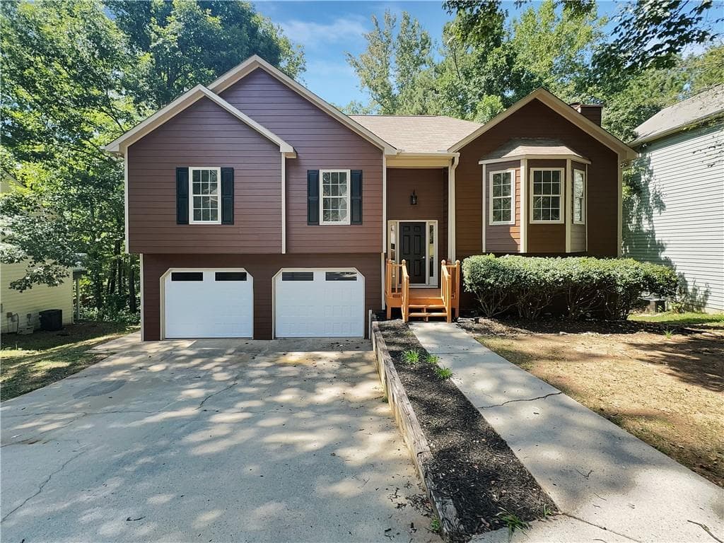 4 bedroom, 2 bathroom, 2,016 sq ft single family residence sold at 1015 Queensbury Run, Acworth, GA 30102