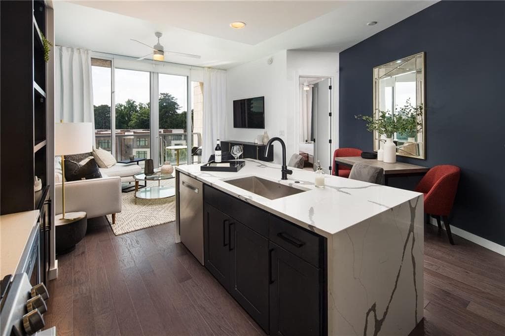 1 bedroom, 2 bathroom, 906 sq ft apartment for rent at 1000 Park Avenue 2007, Atlanta, GA 30326 for $2,845 a month — photo 1 of 37