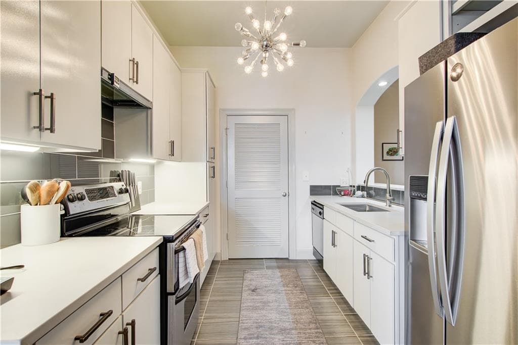 1 bedroom, 1 bathroom, 1,303 sq ft condominium sold at 3445 STRATFORD Road 1603, Atlanta, GA 30326