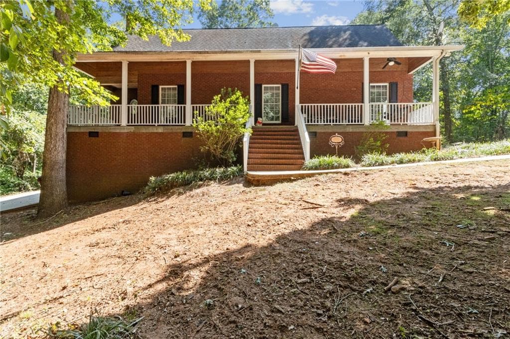 5 bedroom, 3 bathroom single family residence sold at 34 Smokey Hollow Road, Jefferson, GA 30549
