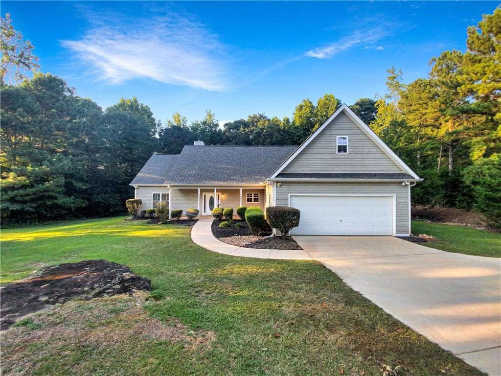 3 bedroom, 2 bathroom, 1,876 sq ft single family residence sold at 130 White Acres Drive, Stockbridge, GA 30281