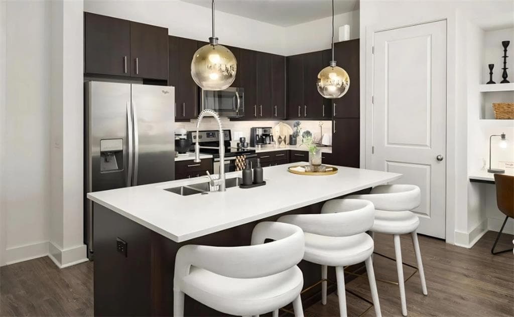 1 bedroom, 1 bathroom, 834 sq ft apartment for rent at 1010 W Peachtree Street 375, Atlanta, GA 30309 for $2,046 a month — photo 1 of 34
