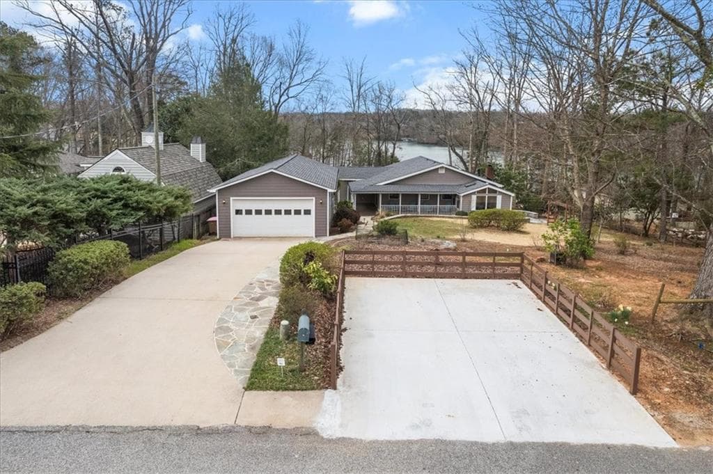 3 bedroom, 2 bathroom single family residence sold at 5985 Nachoochee Trail, Flowery Branch, GA 30542