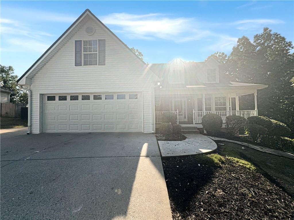 3 bedroom, 4 bathroom single family residence sold at 1116 Fieldstone Drive, Canton, GA 30114