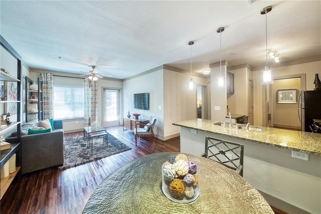 2 bedroom, 2 bathroom, 1,114 sq ft apartment for rent at 11000 Lakefield Drive 02004, Atlanta, GA 30097 for $1,884 a month — photo 3