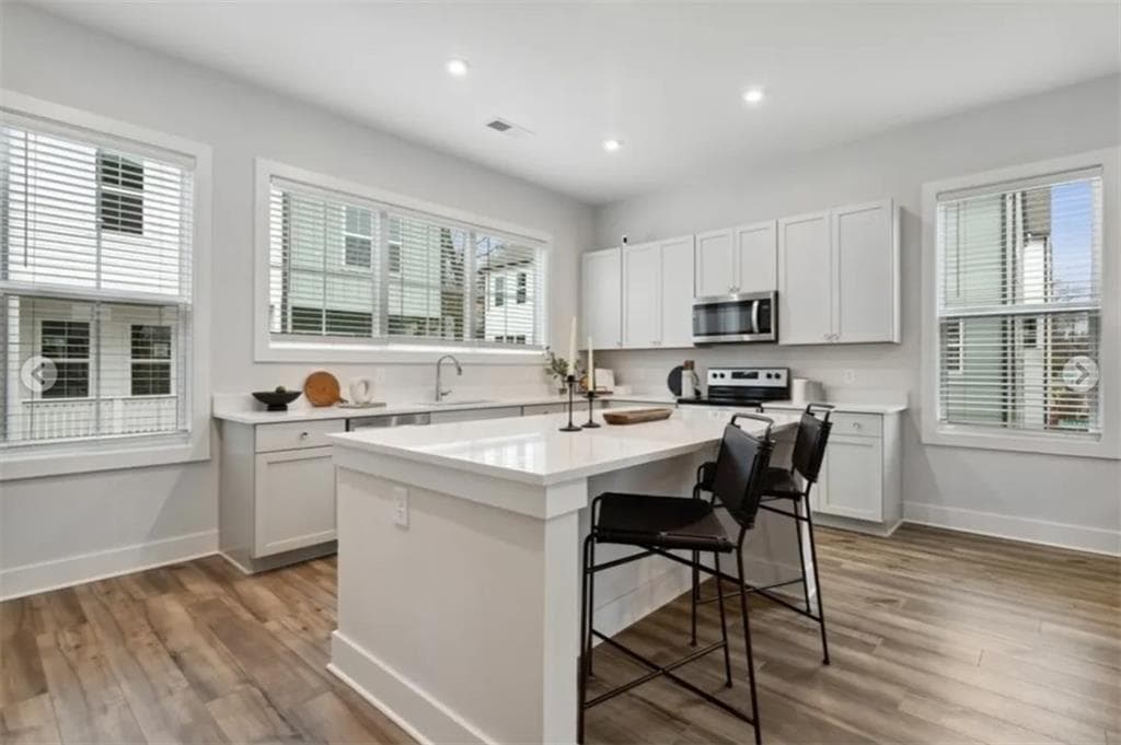 2 bedroom, 2 bathroom, 1,062 sq ft apartment for rent at 776 Metropolitan Parkway 764CHES, Atlanta, GA 30310 for $2,100 a month — photo 1 of 26