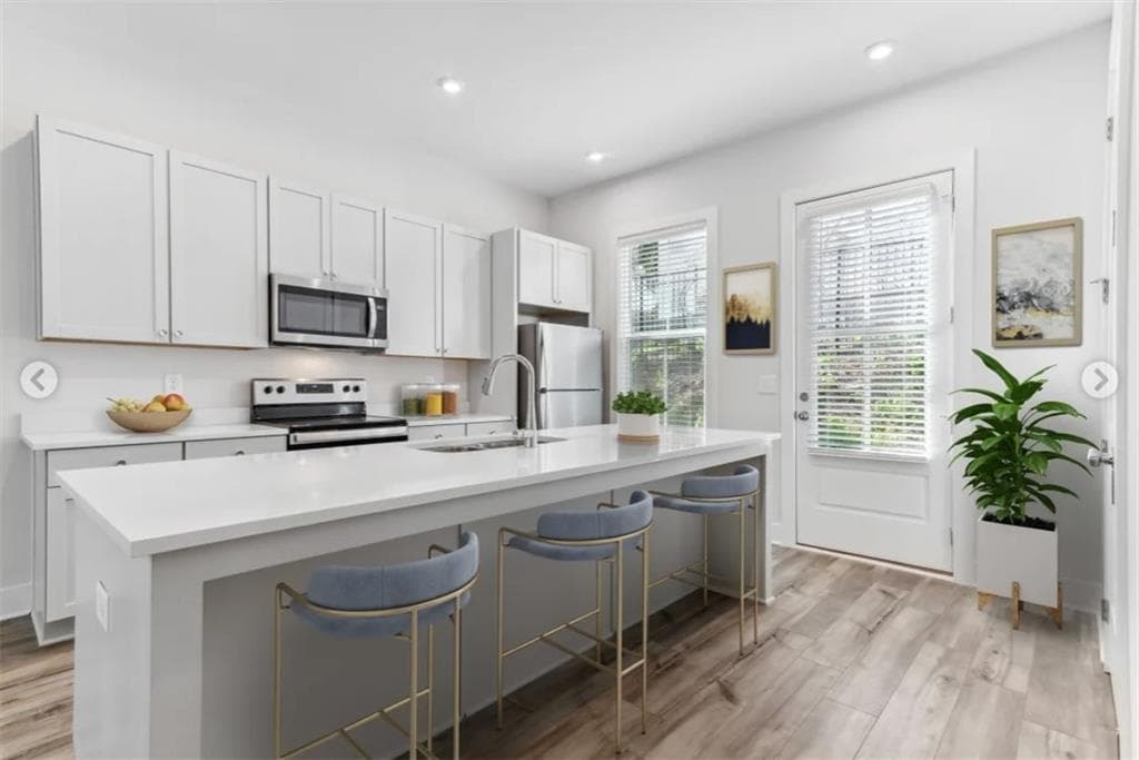 2 bedroom, 2 bathroom, 1,062 sq ft apartment for rent at 776 Metropolitan Parkway 764CHES, Atlanta, GA 30310 for $2,100 a month — photo 2