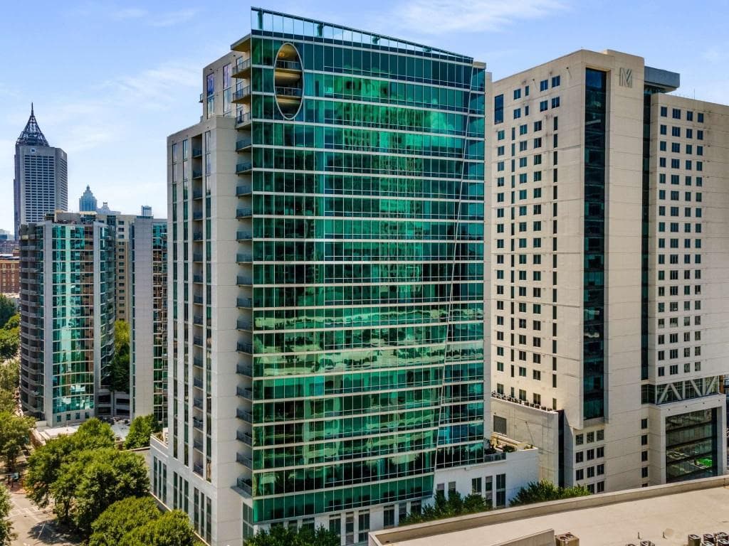 2 bedroom, 2 bathroom condominium sold at 20 10th Street 603, Atlanta, GA 30309