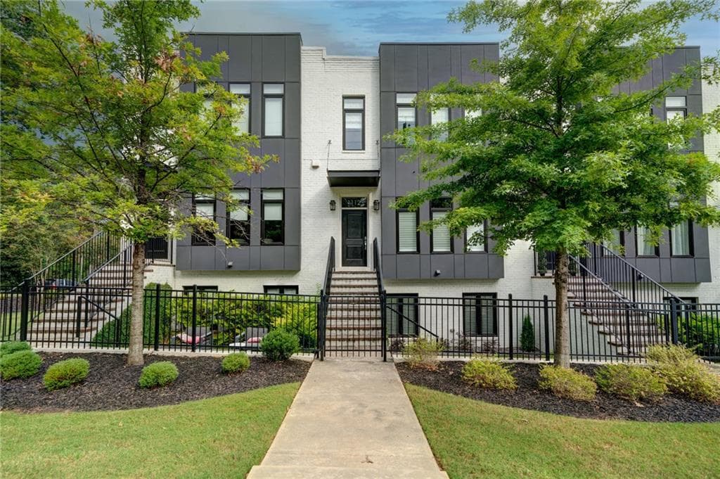 5 bedroom, 4 bathroom, 2,425 sq ft townhouse sold at 1112 Briar Cove Circle, Atlanta, GA 30329