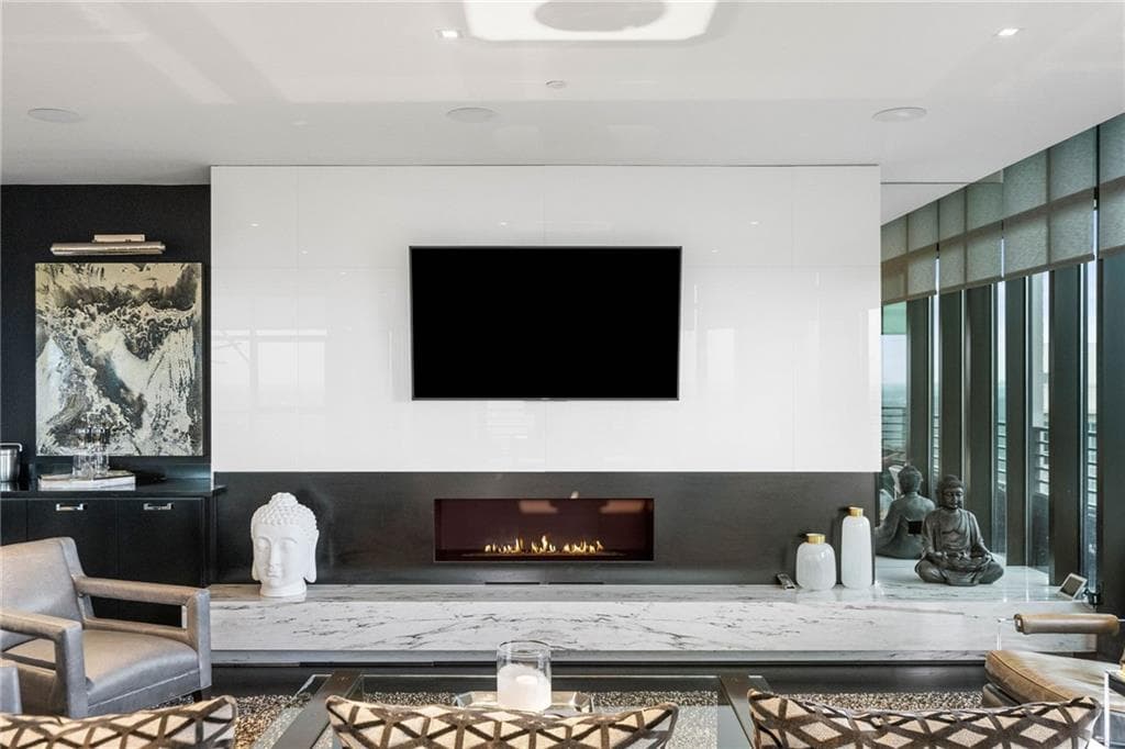 2 bedroom, 3 bathroom, 2,842 sq ft condominium sold at 750 Park Avenue 27N, Atlanta, GA 30326