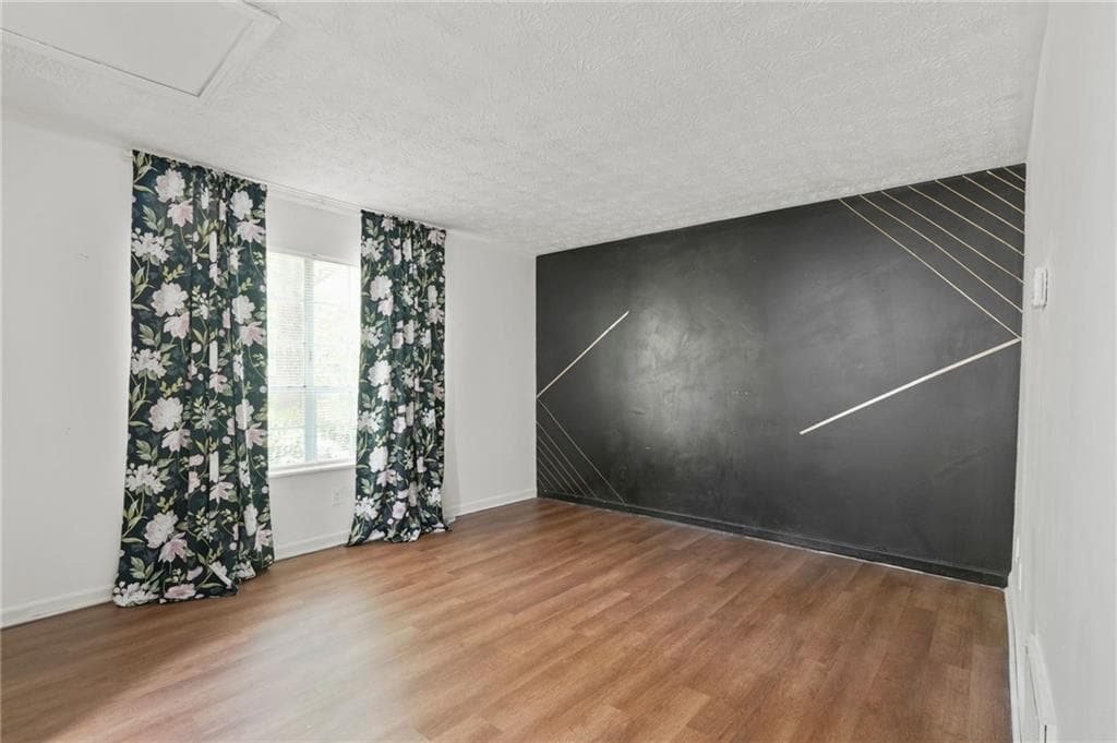3 bedroom, 2 bathroom, 1,237 sq ft condominium for sale at 6584 Sleepy Hollow Lane, Morrow, GA 30260 — photo 7