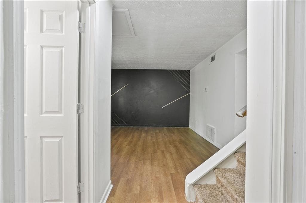 3 bedroom, 2 bathroom, 1,237 sq ft condominium for sale at 6584 Sleepy Hollow Lane, Morrow, GA 30260 — photo 8