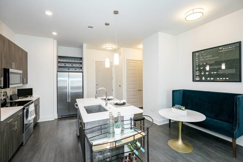 1 bedroom, 1 bathroom, 708 sq ft apartment for rent at 6075 Roswell Road 174, Sandy Springs, GA 30328 for $1,814 a month — photo 4